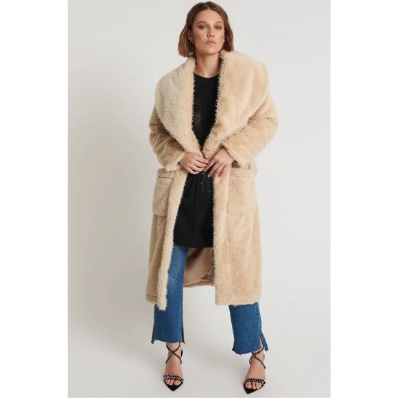 NWT One Teaspoon The Wonderland Wide Collar Faux Fur Long Line Coat Cream Medium